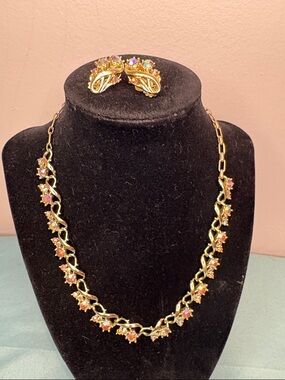 Vintage signed Star Aurora Borealis Necklace with matching clip earrings